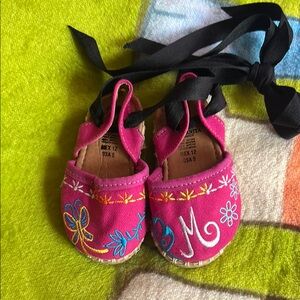Chic Pink and Blue Moccasins with Vibrant Style